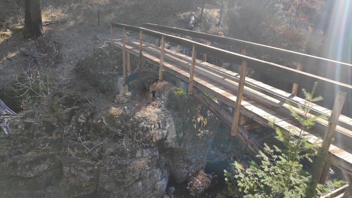 Brücke zum "Scheiß"-Zeltplatz
