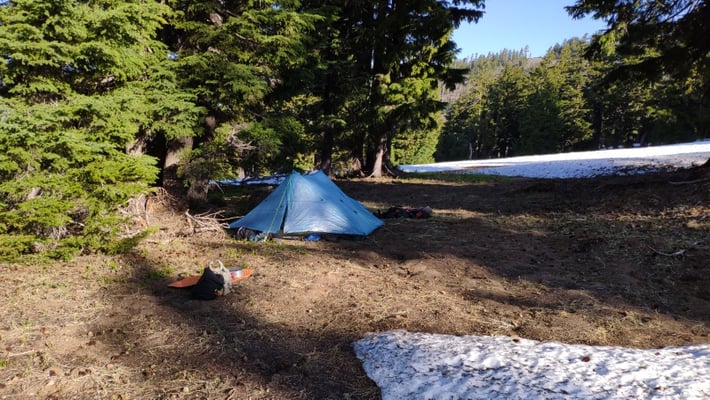 Unerlaubtes Zeltes, zu nah an der Rim