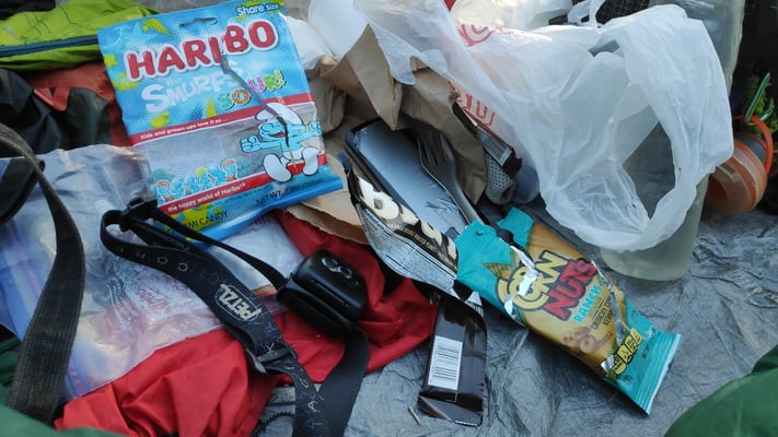 Durcheinander im Zelt