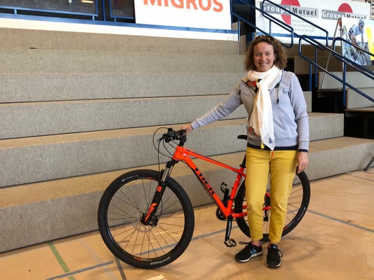 die glückliche Gewinnerin des Trek Superfly 5 - Verlosung Kerzerslauf 16.03.2019