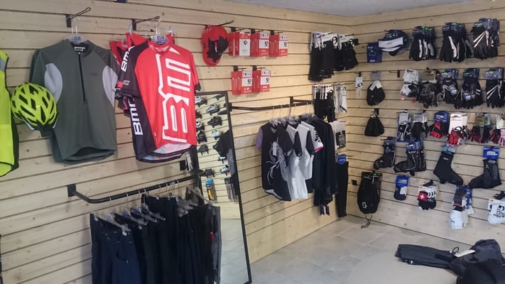 Velo Galerie Kerzers Velobekleidung