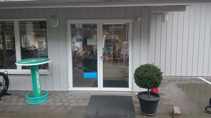 Velo Galerie Kerzers Geschäftseingang