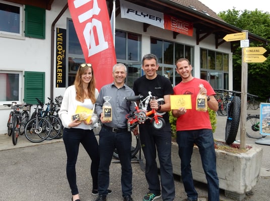 Preisübergabe an die Gewinner des Hometrainer-Contests