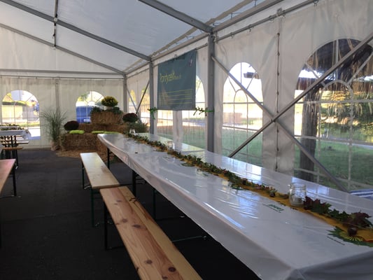 Festbänke für Hochzeit mieten