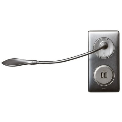 Électricité générale : LEGRAND propose un appareillage composé d'une liseuse et d'une prise USB double chargeur en finition aluminium.