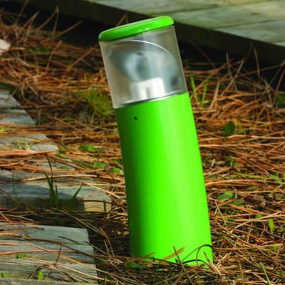 Luminaire : Ce plot ROGER PRADIER sera vous surprendre par sa forme et ses couleurs franches.