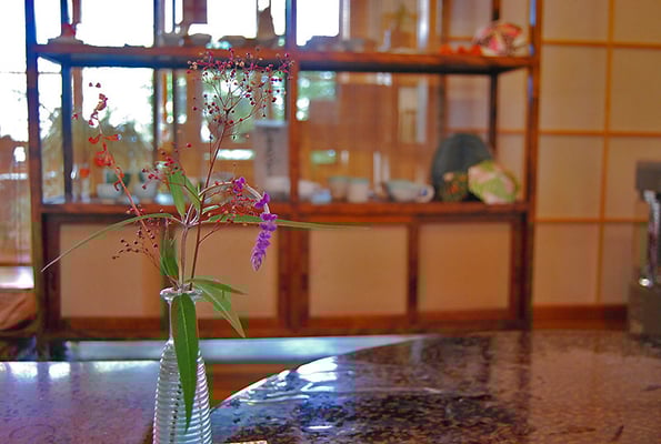 お食事だけでなく、店内を写真に収めされるお客様も多くいらっしゃいます