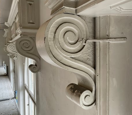 Alte Physik Tübingen, historische Fensterverkleidung