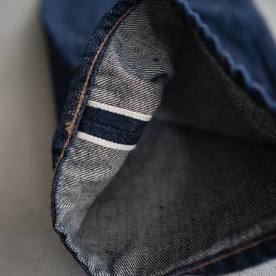 裾のチェーンステッチ