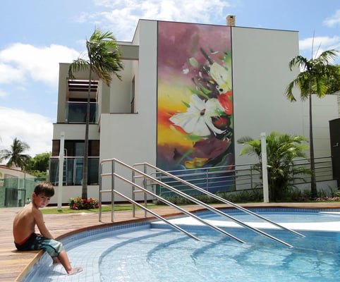 fresque street art abstraite en extérieur 