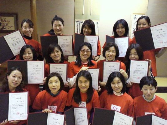 傾聴カウンセラー認定（3期）＋1名います。　