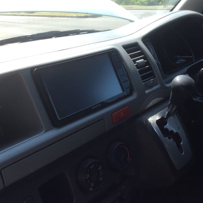 カーナビ等電装パーツ、アフターパーツ取付　ハイエース www.e-arts.net/