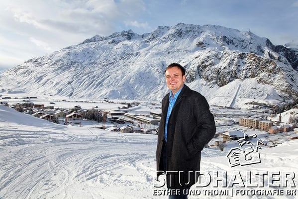 Roger Nager, Gemeindepräsident Andermatt, hier hoch über Andermatt.