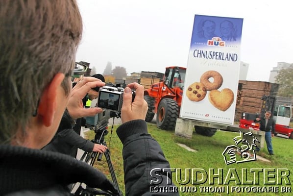 Umzug HUG WERBEBEUTEL zum neuen Fabrikladen Malters 2011