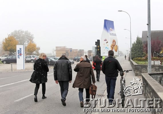 Umzug HUG WERBEBEUTEL zum neuen Fabrikladen Malters 2011