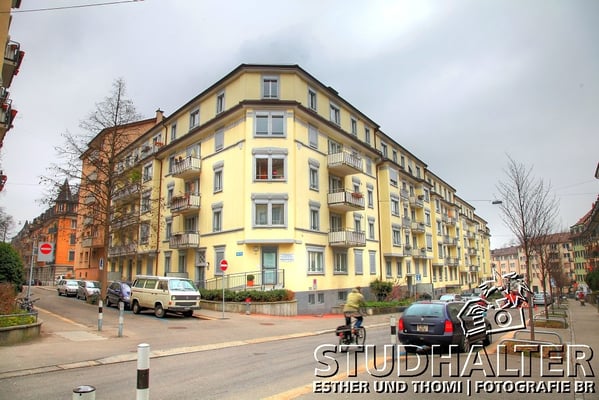 Fotos für Broschüren/Werbung/Web energo.ch by StockerDirect: Technische Bereiche der Wohnsiedlung der a Porta Stiftung (Wohnbaugenossenschaft) an der Kyburgstrassse/Zeunerstrasse Zürich: Heizung, Strom inkl. Solarstrom, Wasser, Lüftung. 2011