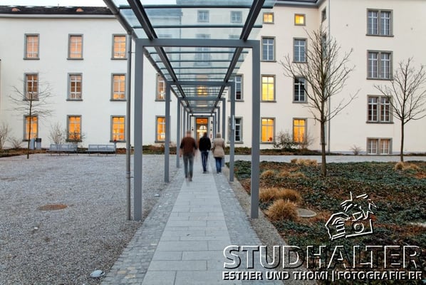 Fotos für Broschüren/Werbung/Web energo.ch by StockerDirect: Technische Bereiche der Psychiatrischen Universitätsklinik Zürich PUKZH: Heizung, Wasser, Lüftung. Architektonische Ansichten aussen und innen. 2011