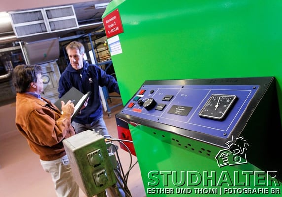 Fotos für Broschüren/Werbung/Web energo.ch by StockerDirect: Technische Bereiche der Psychiatrischen Universitätsklinik Zürich PUKZH: Heizung, Wasser, Lüftung. Architektonische Ansichten aussen und innen. 2011