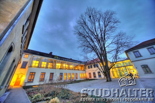 Fotos für Broschüren/Werbung/Web energo.ch by StockerDirect: Technische Bereiche der Psychiatrischen Universitätsklinik Zürich PUKZH: Heizung, Wasser, Lüftung. Architektonische Ansichten aussen und innen. 2011