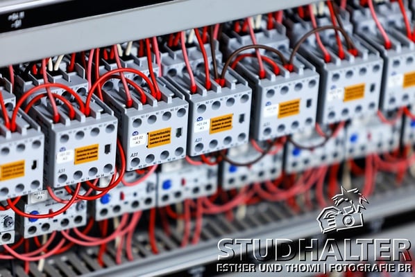 Fotos für Broschüren/Werbung/Web energo.ch by StockerDirect: Hallenbad Röhrliberg Cham mit 'Energieberater' Christoph Studhalter und Leiter Bäder Cham Bruno Amgwerd