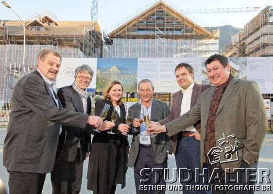 Stefan Baumann, Josef Baumann AG (Baumeister); Max Germann, Germann & Achermann AG; Heidi Z’graggen, Regierungsraetin Kanton Uri; Samih Sawiris, Roger Nager, Gemeindepraesident Andermatt; Akira Moreno, Vice President Development & Pre-Opening Services Ge