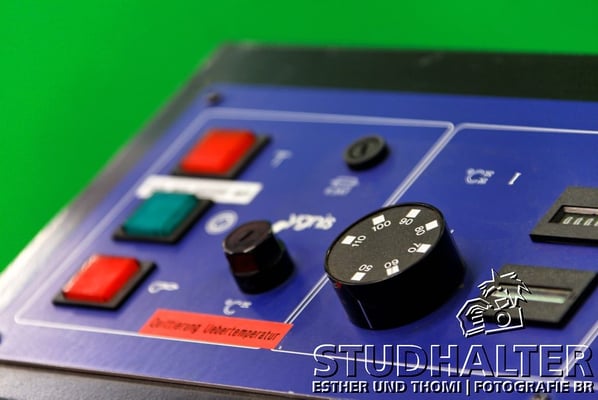 Fotos für Broschüren/Werbung/Web energo.ch by StockerDirect: Technische Bereiche der Psychiatrischen Universitätsklinik Zürich PUKZH: Heizung, Wasser, Lüftung. Architektonische Ansichten aussen und innen. 2011