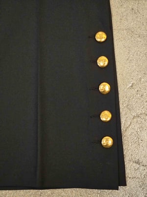 France statement slit 6336044600-W5-099-bottom side hem detail