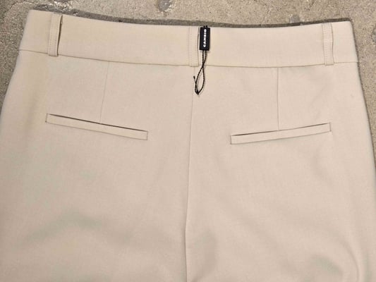 Fawn flap pocket 6316048303-S6-029_back pockets