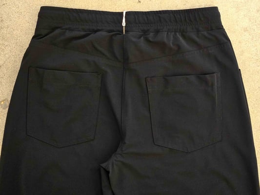 June 6320N047401-S6-099_back pockets