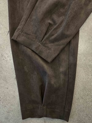 Kiss pleat 6303043902-W5-766-bottom hem detail