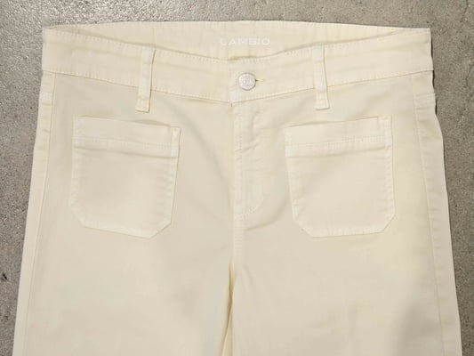 Tess pocket cropped 7641008904-S6-102_front pockets