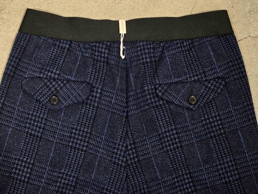 Kira 6639042902-W5-881-back pockets