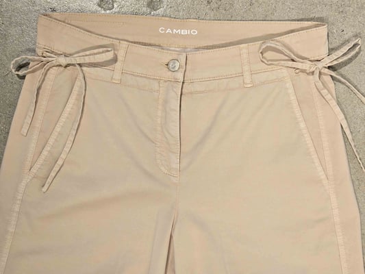 Olympia 7666047701-S6-742_front detail