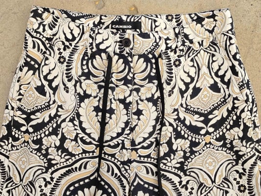 Adrienne 8730041403-S6-830_front detail