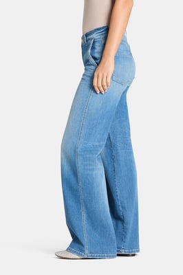 Alek 9150_0118-02_5261