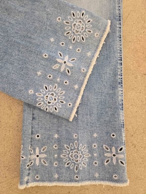 Francesca 9182006766-S6-5131_lace detail