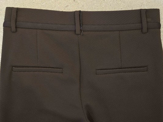 Francoise cropped 6642038708-W5-779-back pockets