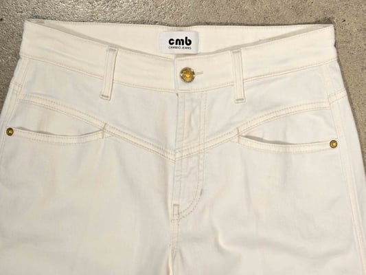 Aimee seam cropped 9058005405-S6-5012_front detail