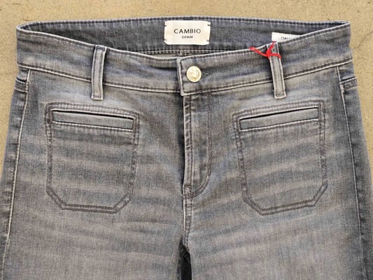 Tess 9221009615-S6-5192_front pockets