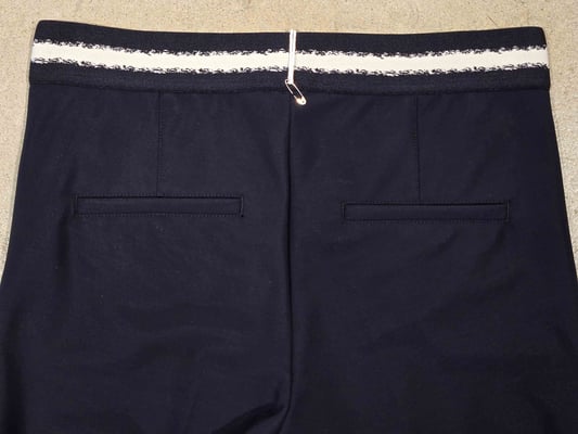 Rike 6353032111-W5-099-back pockets