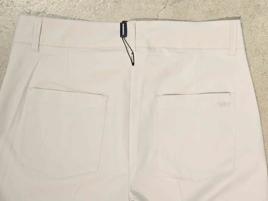 Cara 6102041502-S6-033_back pockets