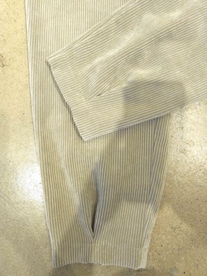 Kiss pleat 7108043901-W5-611-hem detail