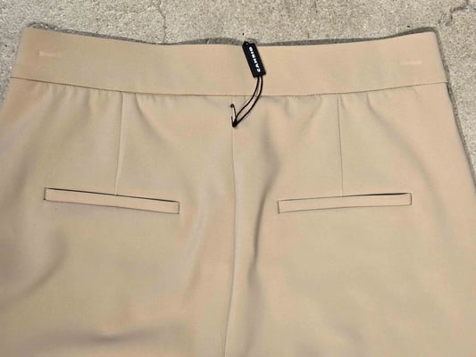 Cameron 6052022113-S6-727_back pockets