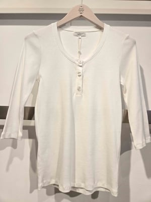 E26-22-03-1 Off White