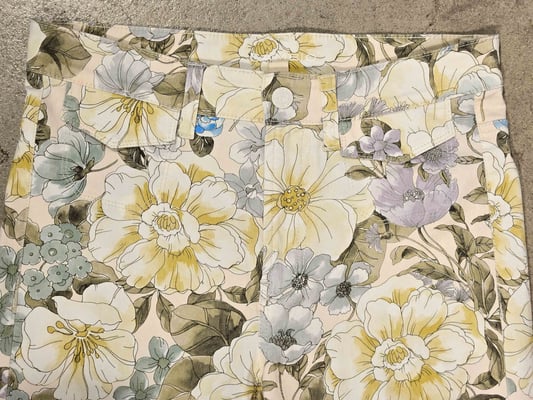 Fabienne pocket cropped 7720009801-S6-855_back pockets