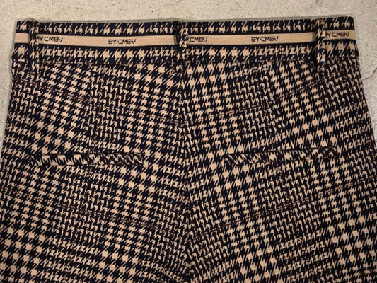 Francoise cropped 6455038711-W5-839-back pockets