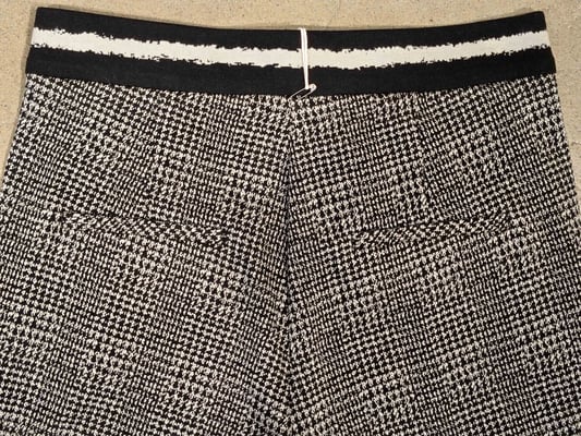 Ava 6450022218-W5-871-back pockets