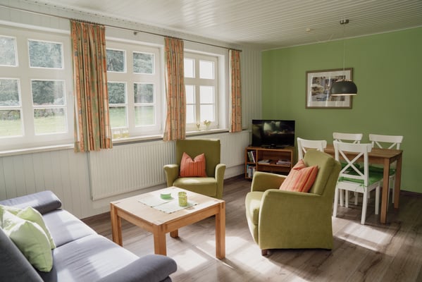 Blick auf die Sitzecken in Ferienwohnung 1.