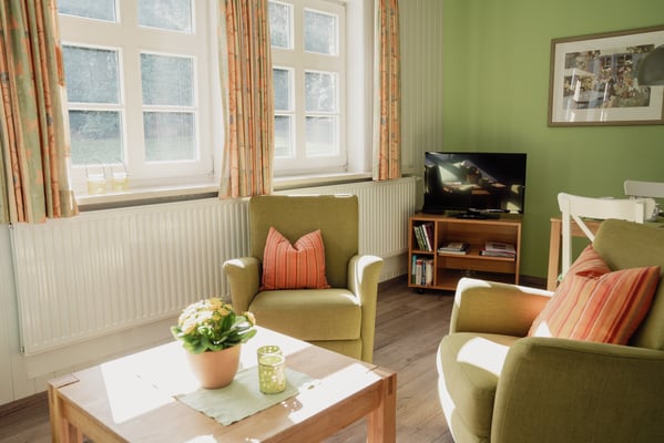 Der Fernseher in der Sitzecke der Wohnung für Tage, an denen das Wetter nicht mitspielt.