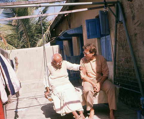 Prabhudas Gandhi and Peter Rühe at Rashtriyashala, Rajkot, 1986.